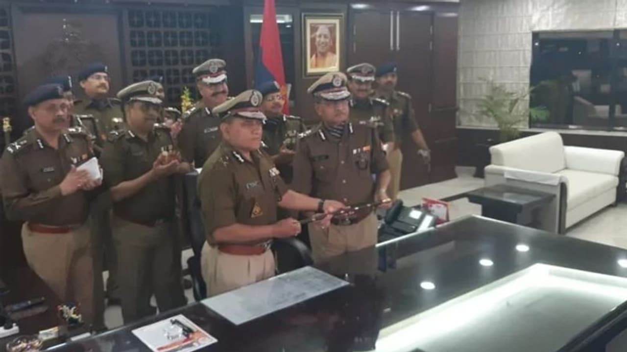 ओपी सिंह के रिटायरमेंट के बाद यूपी के कार्यवाहक DGP बने हितेश चंद्र अवस्थी, 1985 बैच हैं IPS अफसर ओपी सिंह के रिटायरमेंट के बाद यूपी के कार्यवाहक DGP बने हितेश चंद्र अवस्थी, 1985 बैच हैं IPS अफसर