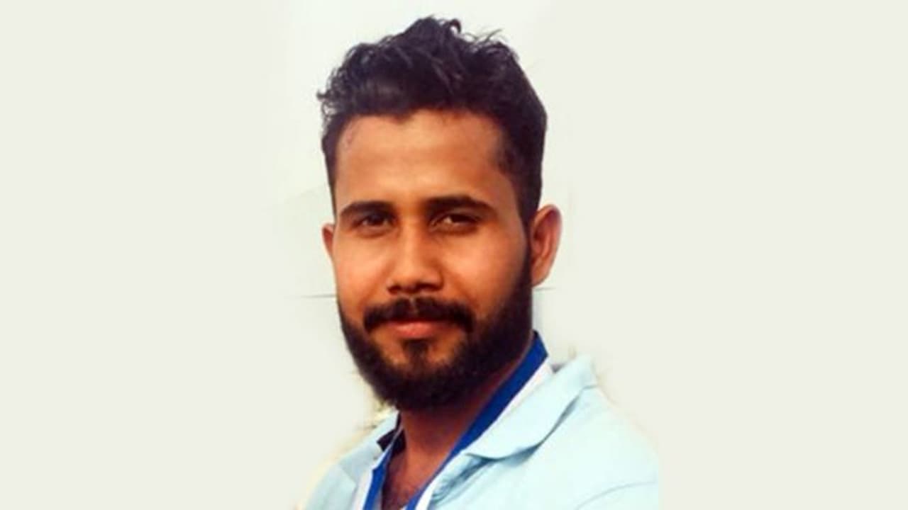 ജോലിസ്ഥലത്തിന് മുന്നിൽ നിൽക്കുമ്പോൾ കാറിടിച്ച് പ്രവാസി യുവാവിന് ദാരുണാന്ത്യം ജോലിസ്ഥലത്തിന് മുന്നിൽ നിൽക്കുമ്പോൾ കാറിടിച്ച് പ്രവാസി യുവാവിന് ദാരുണാന്ത്യം