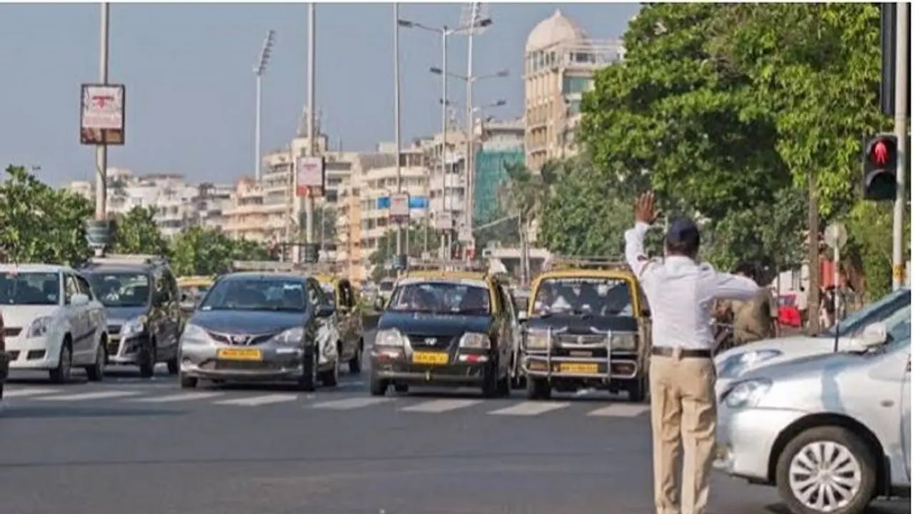 ಅನಗತ್ಯ ಹಾರ್ನ್ ಮಾಡಿದ್ರೆ ಸಿಗ್ನಲ್ನಲ್ಲೇ ನಿಲ್ಬೇಕು! ಅನಗತ್ಯ ಹಾರ್ನ್ ಮಾಡಿದ್ರೆ ಸಿಗ್ನಲ್ನಲ್ಲೇ ನಿಲ್ಬೇಕು!