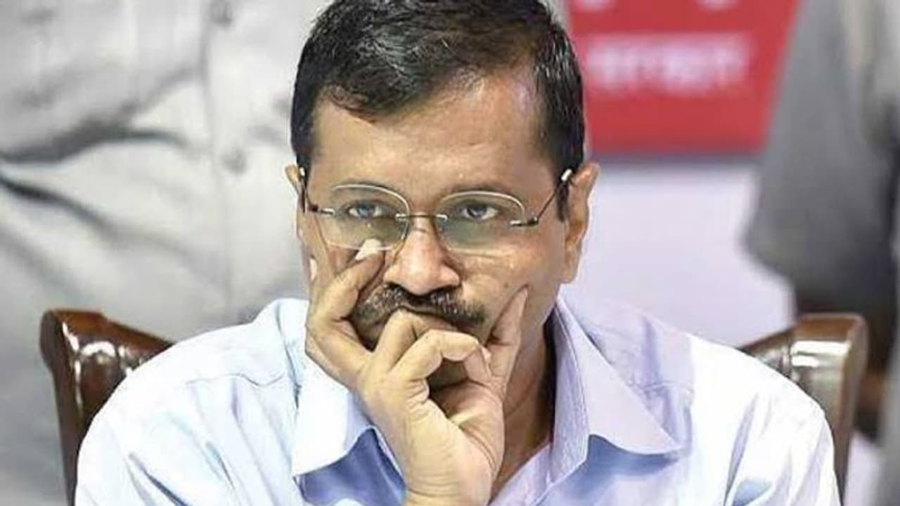 मोहल्ला क्लीनिक का वादा पड़ा भारी, अरविंद केजरीवाल को EC ने दिया कारण बताओ नोटिस मोहल्ला क्लीनिक का वादा पड़ा भारी, अरविंद केजरीवाल को EC ने दिया कारण बताओ नोटिस