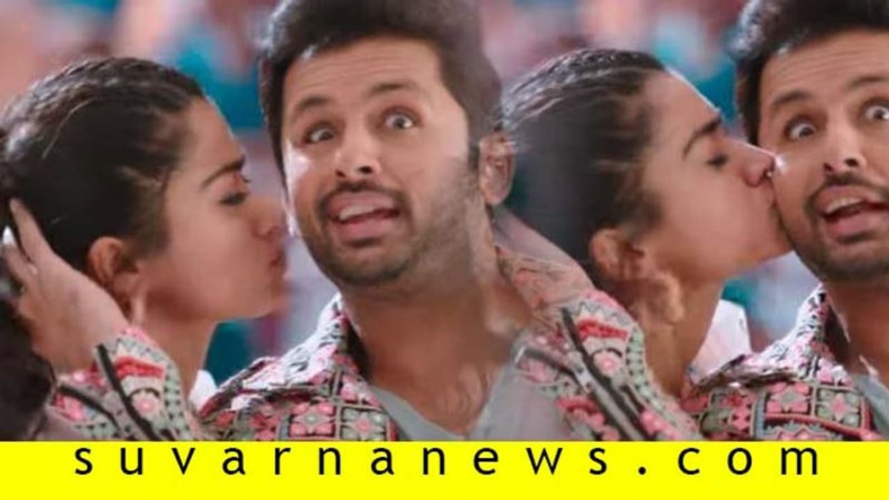 'ಭೀಷ್ಮ' ಚಿತ್ರದಲ್ಲೂ ಕಿಸ್ಸಿಂಗ್ ಸೀನ್; ರಶ್ಮಿಕಾ ಮಂದಣ್ಣ ವಿಡಿಯೋ ವೈರಲ್! 'ಭೀಷ್ಮ' ಚಿತ್ರದಲ್ಲೂ ಕಿಸ್ಸಿಂಗ್ ಸೀನ್; ರಶ್ಮಿಕಾ ಮಂದಣ್ಣ ವಿಡಿಯೋ ವೈರಲ್!