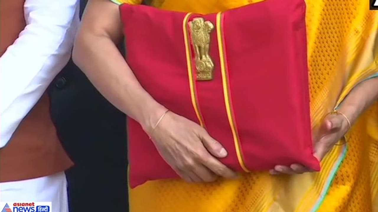 ಮೊದಲ ಬಜೆಟ್ ಮಂಡನೆಯಾಗಿದ್ದು ಯಾವಾಗ? ಸಮಯ ಬದಲಾಗಿದ್ದು ಹೇಗೆ? ಇಲ್ಲಿದೆ ಇಂಟರೆಸ್ಟಿಂಗ್ ಮಾಹಿತಿ! ಮೊದಲ ಬಜೆಟ್ ಮಂಡನೆಯಾಗಿದ್ದು ಯಾವಾಗ? ಸಮಯ ಬದಲಾಗಿದ್ದು ಹೇಗೆ? ಇಲ್ಲಿದೆ ಇಂಟರೆಸ್ಟಿಂಗ್ ಮಾಹಿತಿ!