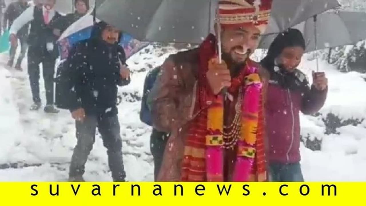 ಯಾರ್ ಹೇಳಿದ್ರು ಲವ್ ಸುಳ್ಳು ಅಂತ..? ನೆಟ್ಟಿಗರಂದ್ರು ಪ್ರಣಯ ಜೀವಂತ..! ಯಾರ್ ಹೇಳಿದ್ರು ಲವ್ ಸುಳ್ಳು ಅಂತ..? ನೆಟ್ಟಿಗರಂದ್ರು ಪ್ರಣಯ ಜೀವಂತ..!