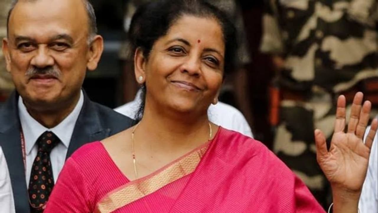 'കോടി' വിട്ടുപോയി, പിന്നീട് തിരുത്തുമായി നിര്‍മലാ സീതാരാമന്‍