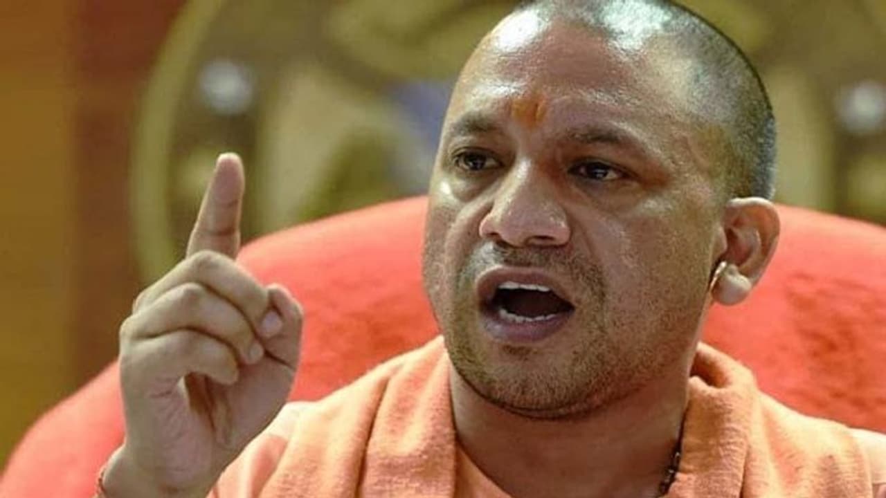 'ഇന്ത്യയെ വിഭജിച്ചത് അവരുടെ പൂര്വികർ': സിഎഎ വിരുദ്ധ പ്രക്ഷോഭകര്ക്കെതിരെ വീണ്ടും യോഗി ആദിത്യനാഥ് 'ഇന്ത്യയെ വിഭജിച്ചത് അവരുടെ പൂര്വികർ': സിഎഎ വിരുദ്ധ പ്രക്ഷോഭകര്ക്കെതിരെ വീണ്ടും യോഗി ആദിത്യനാഥ്