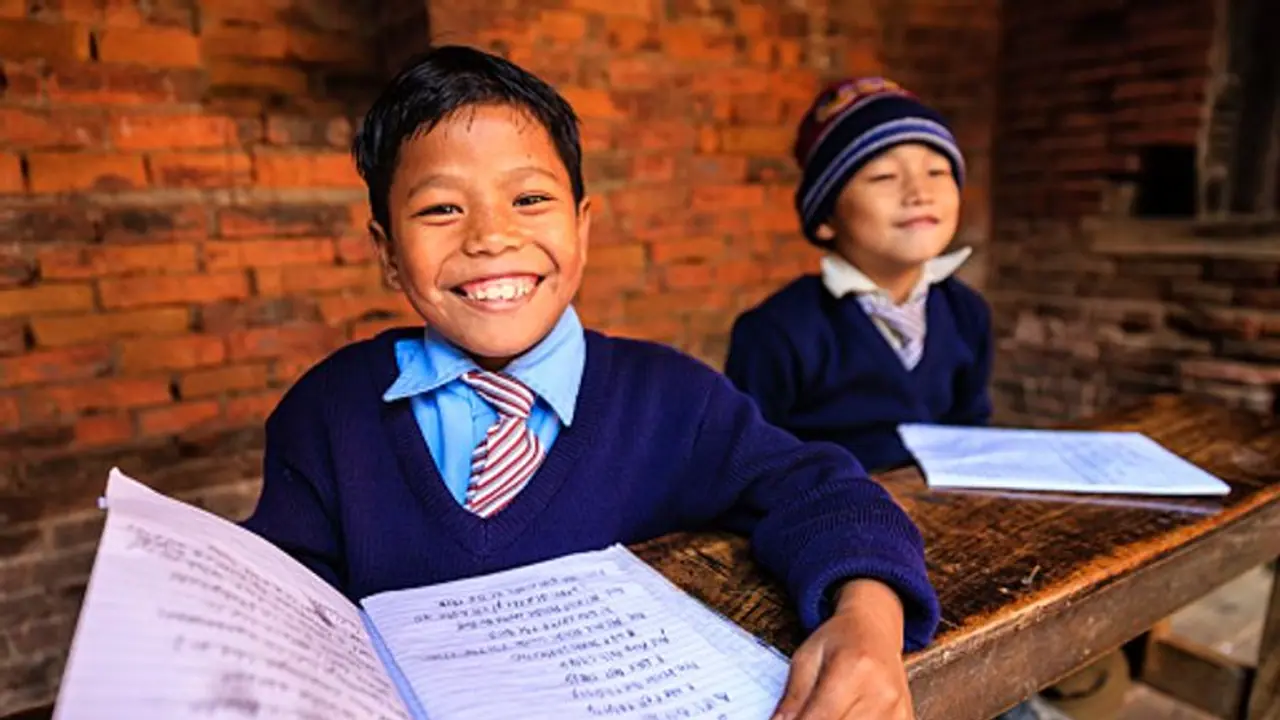 രാജ്യത്ത് ഇന്റർനെറ്റും ടിവിയും ഇല്ലാത്ത 40 ശതമാനം പേർ; ഓൺലൈൻ വിദ്യാഭ്യാസത്തിന് കടമ്പകളേറെ രാജ്യത്ത് ഇന്റർനെറ്റും ടിവിയും ഇല്ലാത്ത 40 ശതമാനം പേർ; ഓൺലൈൻ വിദ്യാഭ്യാസത്തിന് കടമ്പകളേറെ