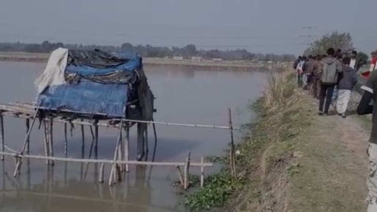 মাছের ভেরিতে তরুণীর মুণ্ডুহীন নগ্ন দেহ, চাঞ্চল্য শাসনে