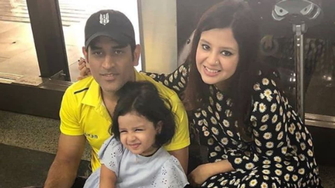 'ইনস্টাগ্রামে ফলোয়ার বাড়ানোর জন্য এই সব করেন সাক্ষী', জানালেন ধোনি