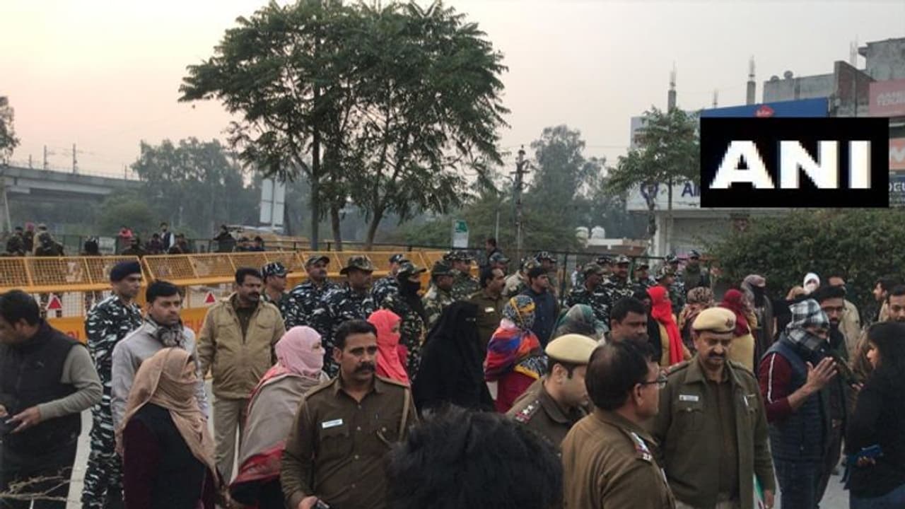 షాహిన్ బాగ్ లో కాల్పులు: నిందితుడు కపిల్ గుజ్జార్ పట్టివేత షాహిన్ బాగ్ లో కాల్పులు: నిందితుడు కపిల్ గుజ్జార్ పట్టివేత