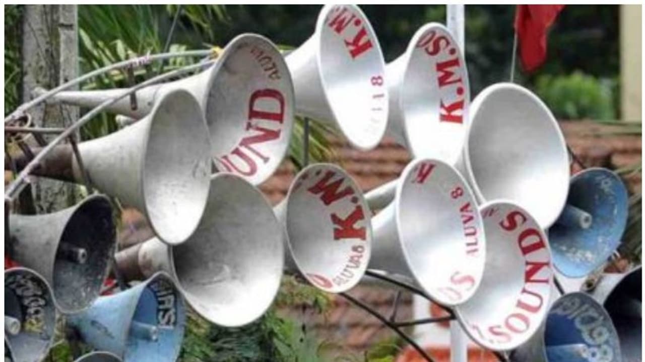 ക്ഷേത്രത്തില് ഉച്ചത്തില് പാട്ടുവെക്കുന്നതിനെതിരെ പരാതിപ്പെട്ട യുവാവിന് ഭീഷണിയെന്ന് ക്ഷേത്രത്തില് ഉച്ചത്തില് പാട്ടുവെക്കുന്നതിനെതിരെ പരാതിപ്പെട്ട യുവാവിന് ഭീഷണിയെന്ന്