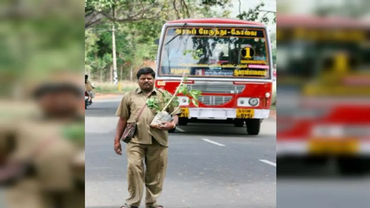 ২০ বছরে ৪০ বার বদলি শুধুমাত্র গাছ লাগানোর জন্য, তবু দমানো যায়নি যোগানাথনকে ২০ বছরে ৪০ বার বদলি শুধুমাত্র গাছ লাগানোর জন্য, তবু দমানো যায়নি যোগানাথনকে