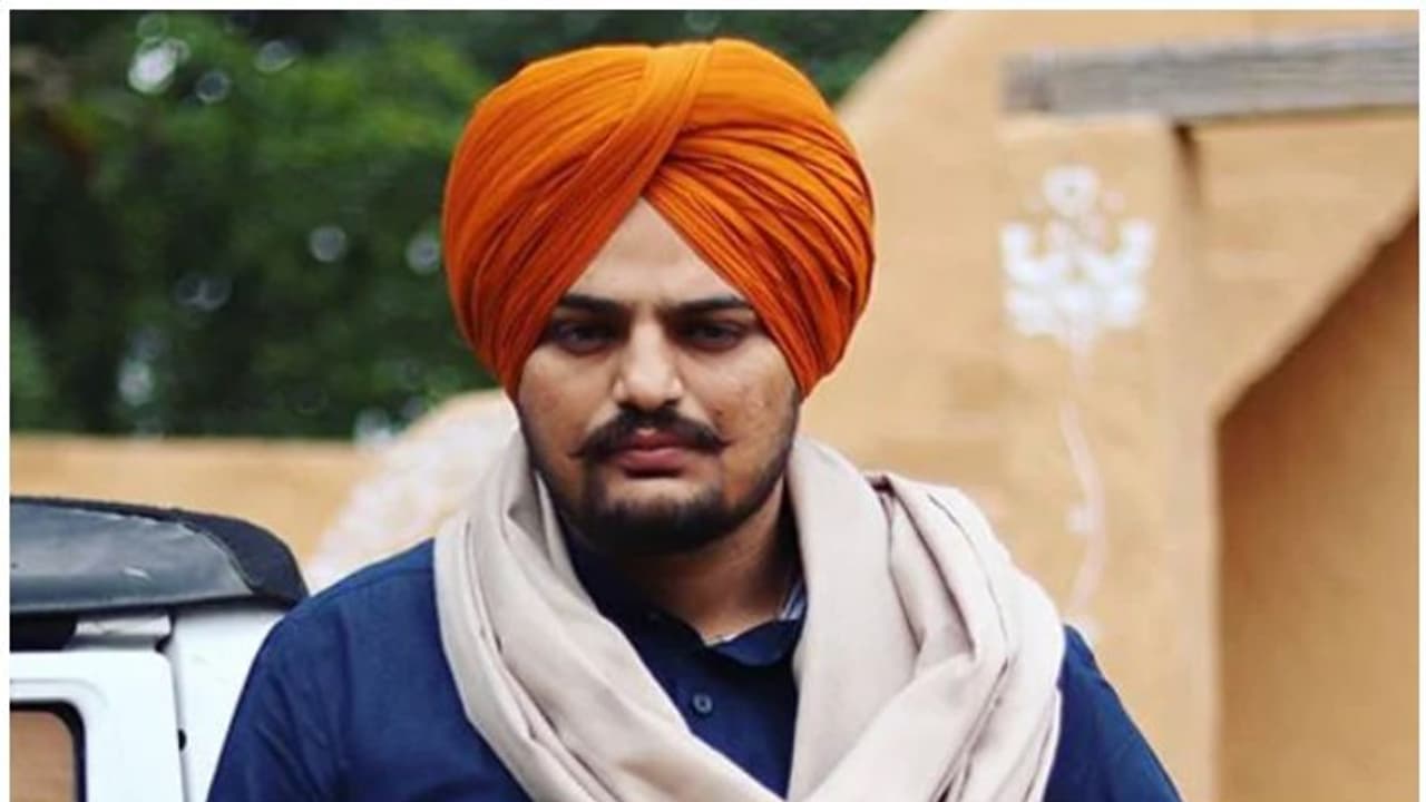 സാമൂഹിക മാധ്യമങ്ങളിലൂടെ സ്പര്ധ പ്രചരിപ്പിച്ചു; പഞ്ചാബി ഗായകര്ക്കെതിരെ കേസ് സാമൂഹിക മാധ്യമങ്ങളിലൂടെ സ്പര്ധ പ്രചരിപ്പിച്ചു; പഞ്ചാബി ഗായകര്ക്കെതിരെ കേസ്