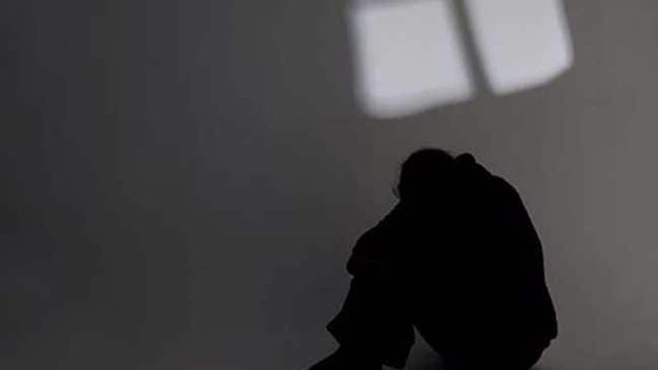 ആളുമാറി കസ്റ്റഡിയിലെടുത്തു, 11കാരിയെ മാനസികാരോഗ്യ ആശുപത്രിയിലാക്കി പൊലീസ്, ന്യൂസിലാൻഡിൽ പ്രതിഷേധം ആളുമാറി കസ്റ്റഡിയിലെടുത്തു, 11കാരിയെ മാനസികാരോഗ്യ ആശുപത്രിയിലാക്കി പൊലീസ്, ന്യൂസിലാൻഡിൽ പ്രതിഷേധം