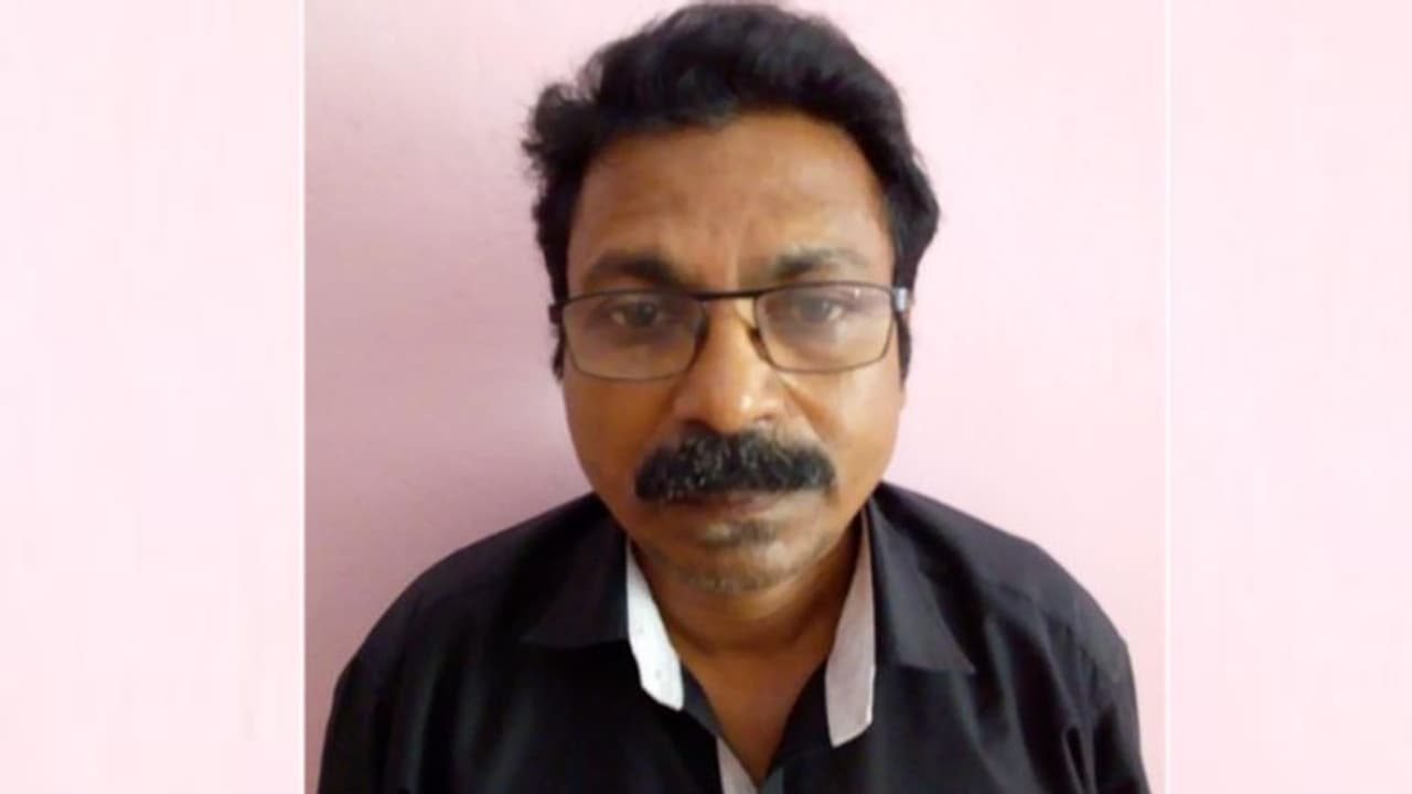 സ്കൂൾ കുട്ടികളെ ലൈംഗികമായി പീഡിപ്പിച്ച തയ്യല്ക്കടക്കാരന് റിമാന്ഡില് സ്കൂൾ കുട്ടികളെ ലൈംഗികമായി പീഡിപ്പിച്ച തയ്യല്ക്കടക്കാരന് റിമാന്ഡില്