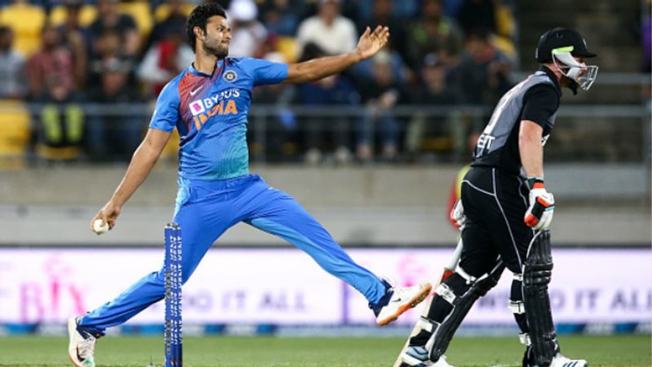 న్యూజిలాండ్ వర్సెస్ ఇండియా: శివమ్ దూబే చెత్త రికార్డు