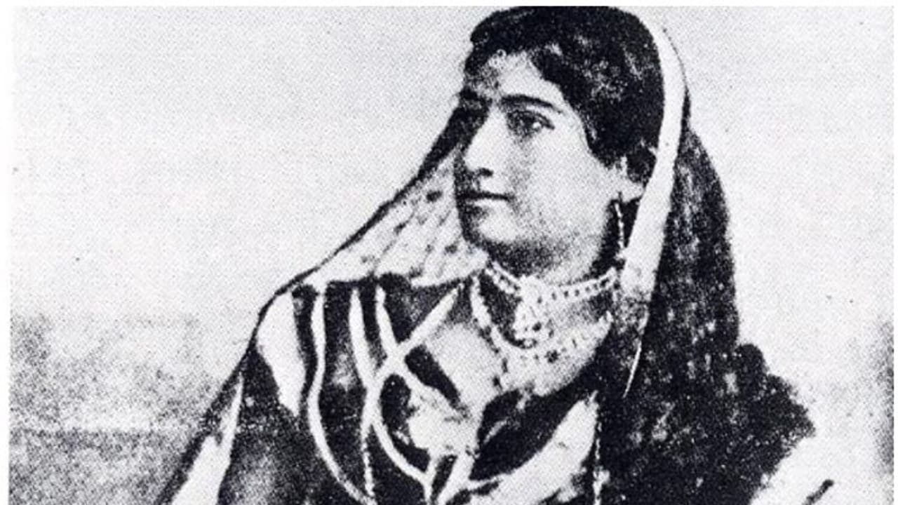 അമ്മയും മുത്തശ്ശിയും ലൈംഗികത്തൊഴിലാളികള്‍, ദാരിദ്ര്യം കാരണം സഹോദരനെ വിവാഹം കഴിപ്പിച്ചത് അഞ്ചാമത്തെ വയസ്സില്‍; ബിനോദിനി ദാസിയുടെ ജീവിതം