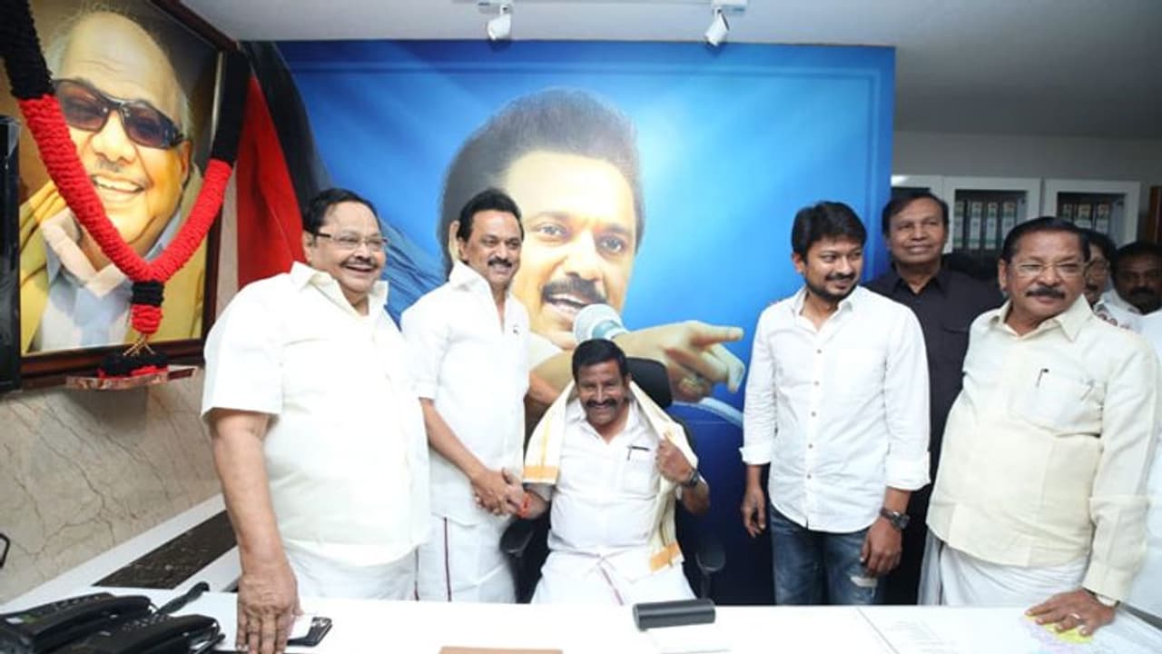 நான் கிளம்புறேன்..! கண்களில் வியர்க்க, ஸ்டாலினிடம் டி.ஆர்.பாலு சொன்ன அந்த வார்த்தை..! அண்ணா அறிவாலயத்தில் சோக கீதம்..! நான் கிளம்புறேன்..! கண்களில் வியர்க்க, ஸ்டாலினிடம் டி.ஆர்.பாலு சொன்ன அந்த வார்த்தை..! அண்ணா அறிவாலயத்தில் சோக கீதம்..!