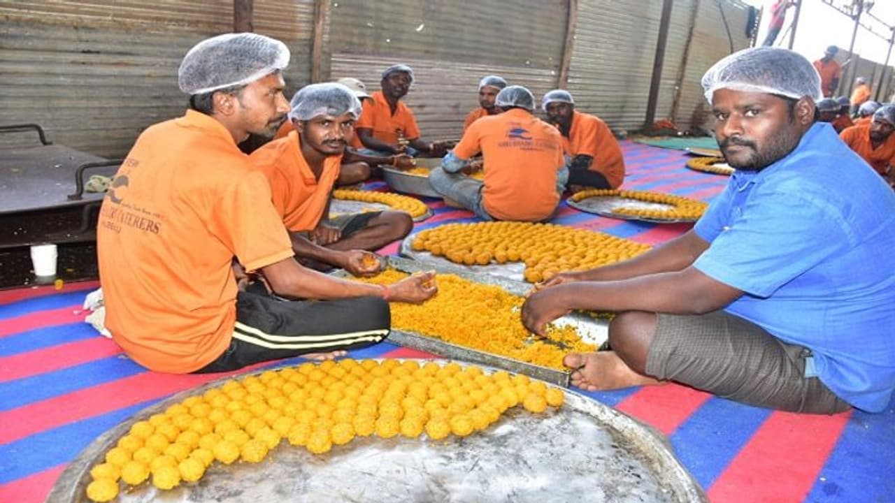 ಕಲಬುರಗಿ ಅಕ್ಷರ ಜಾತ್ರೆ: ಸಾಹಿತ್ಯದ ರಸದೌತಣದ ಜೊತೆಗೇ ದೇಸಿ ಅಡುಗೆ ಘಮ ಕಲಬುರಗಿ ಅಕ್ಷರ ಜಾತ್ರೆ: ಸಾಹಿತ್ಯದ ರಸದೌತಣದ ಜೊತೆಗೇ ದೇಸಿ ಅಡುಗೆ ಘಮ