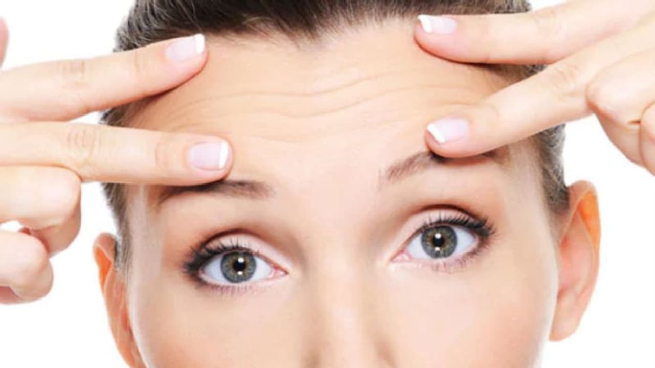 നെറ്റിയില് വരകള് വീഴുന്നത് എന്തുകൊണ്ട്? ഇത് പരിഹരിക്കാന് 5 മാര്ഗങ്ങള്... നെറ്റിയില് വരകള് വീഴുന്നത് എന്തുകൊണ്ട്? ഇത് പരിഹരിക്കാന് 5 മാര്ഗങ്ങള്...