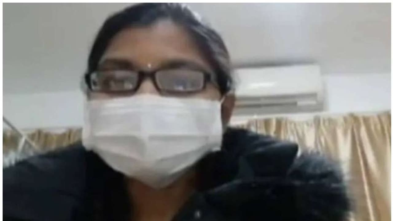 വിവാഹമാണ്, നാട്ടിലെത്തിക്കണം; കേന്ദ്രസര്ക്കാരിനോട് സഹായം അഭ്യര്ത്ഥിച്ച് ഇന്ത്യന് യുവതി വിവാഹമാണ്, നാട്ടിലെത്തിക്കണം; കേന്ദ്രസര്ക്കാരിനോട് സഹായം അഭ്യര്ത്ഥിച്ച് ഇന്ത്യന് യുവതി