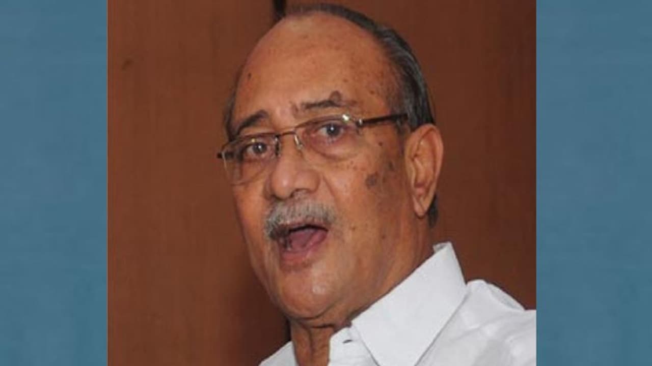 ఆ కుటుంబాల కోసమే రాజధానిపై వైసిపి సర్కార్...: వడ్డే శోభనాద్రీశ్వరరావు ఆ కుటుంబాల కోసమే రాజధానిపై వైసిపి సర్కార్...: వడ్డే శోభనాద్రీశ్వరరావు