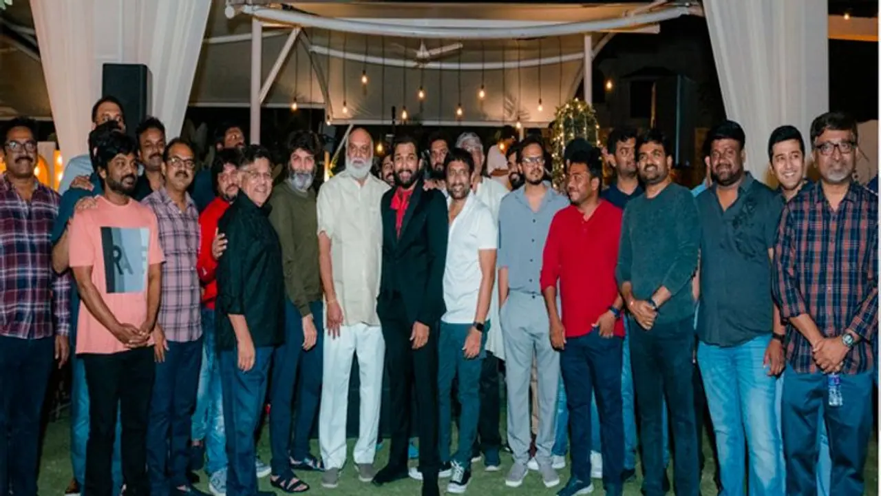 గ్రాండ్ పార్టీ.. క్రేజీ డైరెక్టర్స్ తో అల్లు అర్జున్ మెమొరబుల్ పిక్ గ్రాండ్ పార్టీ.. క్రేజీ డైరెక్టర్స్ తో అల్లు అర్జున్ మెమొరబుల్ పిక్