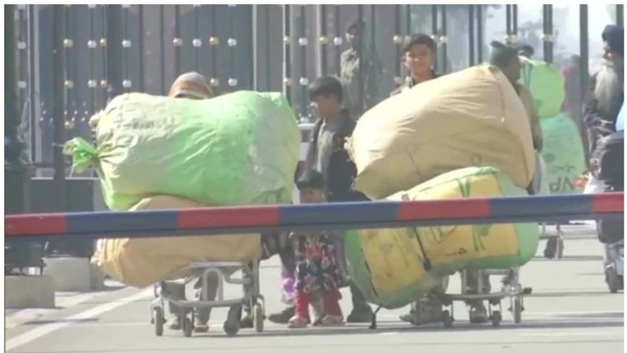 അതിർത്തി കടന്ന് ഇന്ത്യയിലെത്തുന്ന പാക് ഹിന്ദുക്കളുടെ എണ്ണത്തിൽ വർദ്ധനവെന്ന് റിപ്പോർട്ട് അതിർത്തി കടന്ന് ഇന്ത്യയിലെത്തുന്ന പാക് ഹിന്ദുക്കളുടെ എണ്ണത്തിൽ വർദ്ധനവെന്ന് റിപ്പോർട്ട്