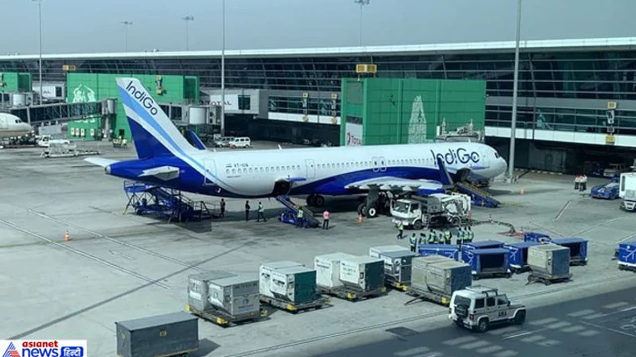 180 यात्री लेकर उड़ान भरने वाला था विमान, अचानक आई कॉल...'फ्लाइट में बम है' 180 यात्री लेकर उड़ान भरने वाला था विमान, अचानक आई कॉल...'फ्लाइट में बम है'