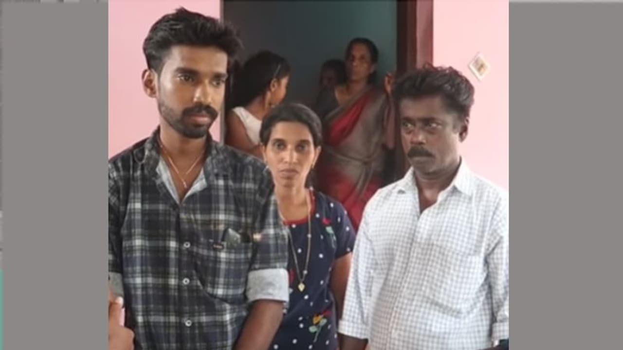 ഒരു കുടുംബത്തിലെ രണ്ട് പേര്ക്ക് വൃക്ക തകരാര്; പണം കണ്ടെത്താനാവാതെ രക്ഷിതാക്കള് ഒരു കുടുംബത്തിലെ രണ്ട് പേര്ക്ക് വൃക്ക തകരാര്; പണം കണ്ടെത്താനാവാതെ രക്ഷിതാക്കള്