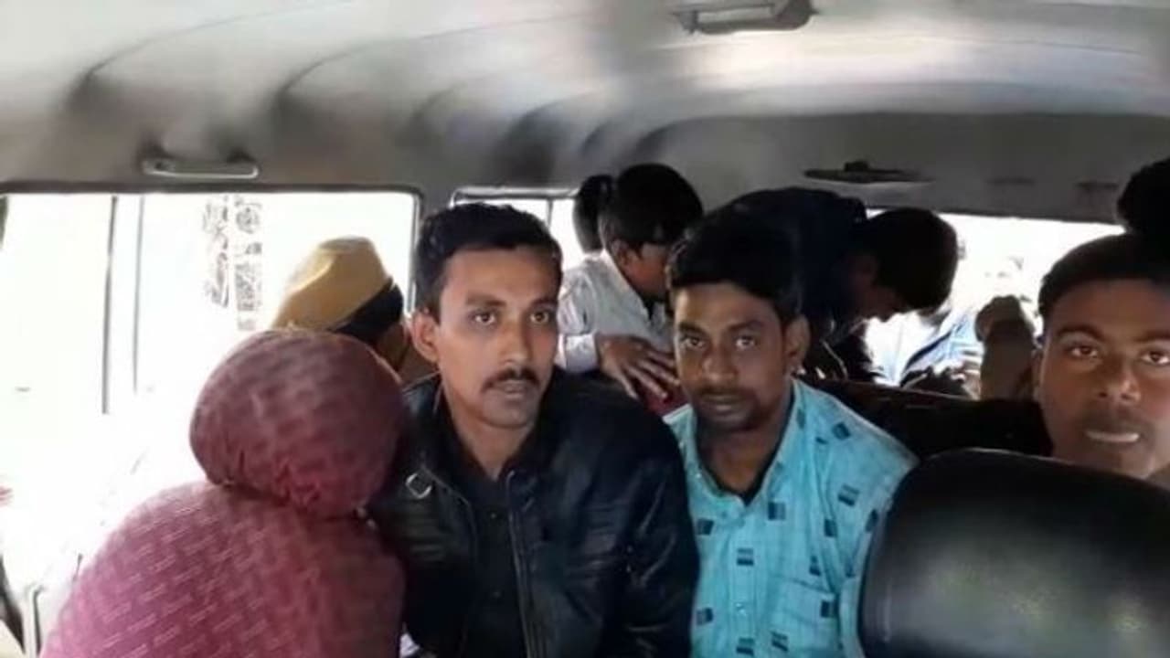 বইমেলায় পকেটমারদের দাপাদাপি, একদিনেই পুলিশের জালে ছয় বইমেলায় পকেটমারদের দাপাদাপি, একদিনেই পুলিশের জালে ছয়