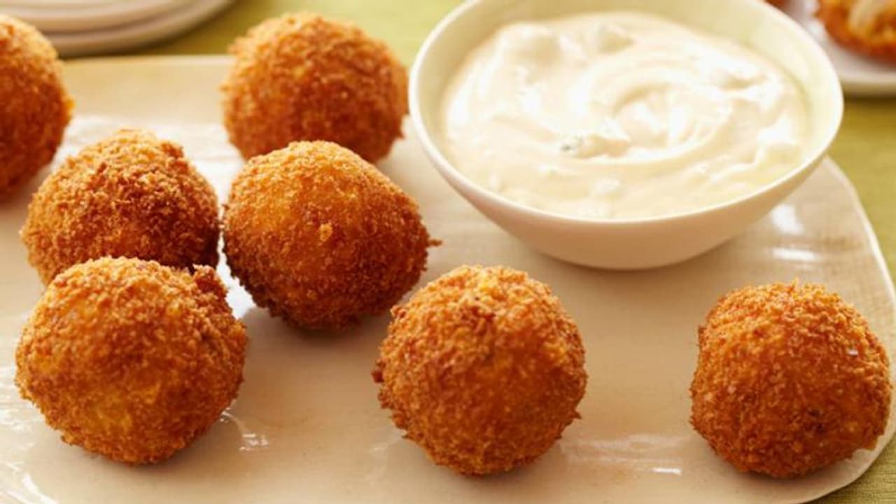 ഹെൽത്തി ആന്റ് ടേസ്റ്റി; ചിക്കന്‍ ചീസ് ബോള്‍ തയ്യാറാക്കാം