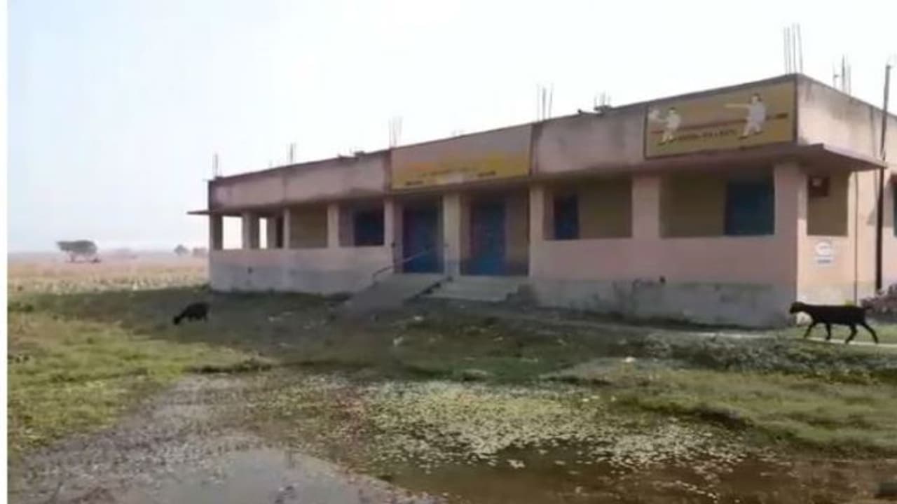 একজন ছাত্র, একজনই শিক্ষক, বাংলাতেই রয়েছে এমন সরকারি স্কুল