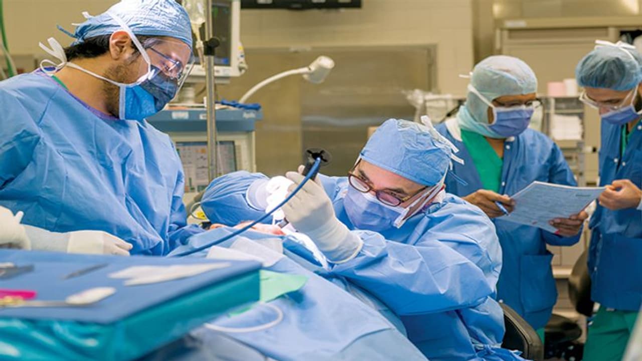 बच्चे के सिर से निकाला गया तीर, 8 डॉक्टरों की टीम ने बचाई जान बच्चे के सिर से निकाला गया तीर, 8 डॉक्टरों की टीम ने बचाई जान