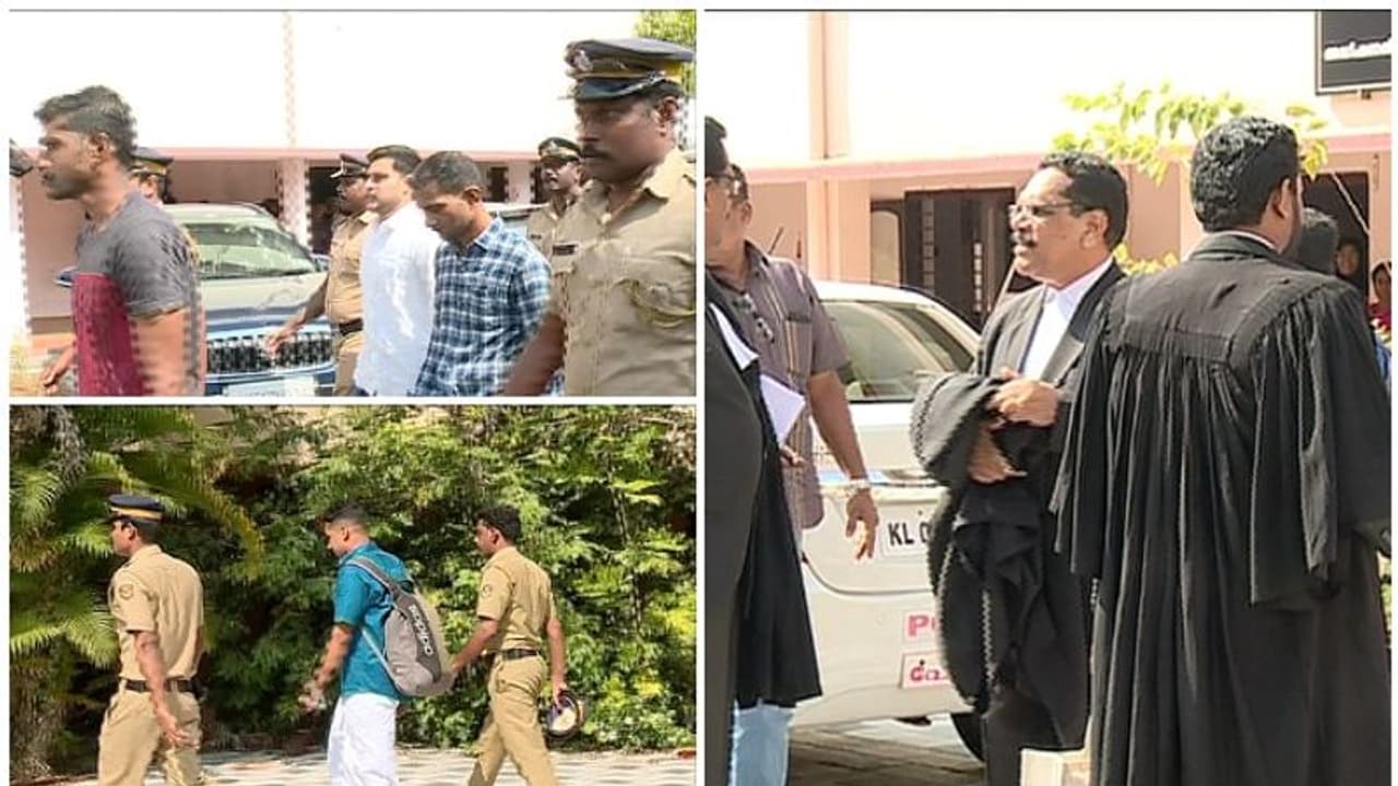 നടിയെ ആക്രമിച്ച കേസ്: കോടതി മുറിയിലെ ദൃശ്യങ്ങള് മൊബൈല് ഫോണില് ചിത്രീകരിച്ച പ്രതിക്കെതിരെ കേസ് നടിയെ ആക്രമിച്ച കേസ്: കോടതി മുറിയിലെ ദൃശ്യങ്ങള് മൊബൈല് ഫോണില് ചിത്രീകരിച്ച പ്രതിക്കെതിരെ കേസ്