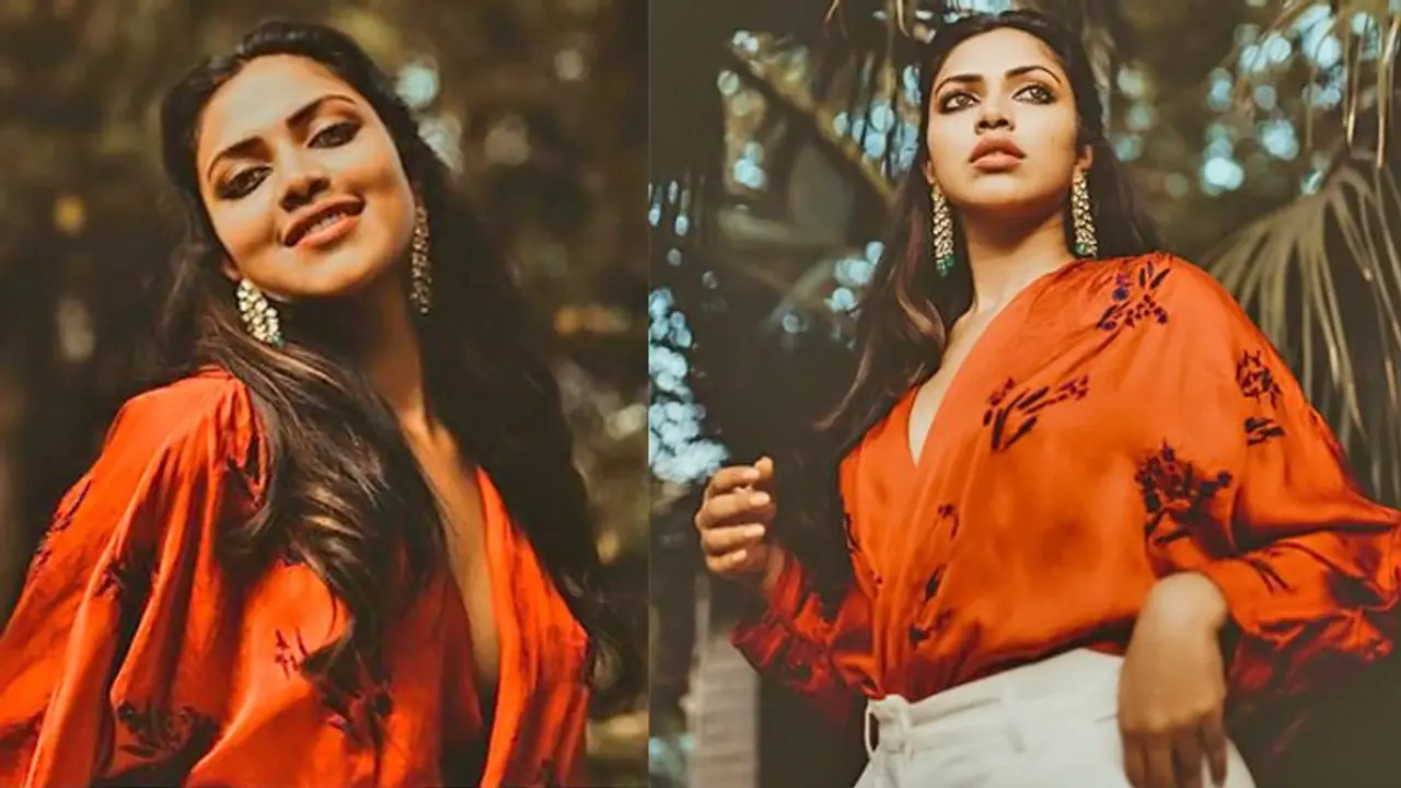 பார்ட்டியில் ஓவர் ஆட்டம்... உச்சகட்ட போதையில் பேண்ட் போட மறந்த அமலா பால்....! பார்ட்டியில் ஓவர் ஆட்டம்... உச்சகட்ட போதையில் பேண்ட் போட மறந்த அமலா பால்....!