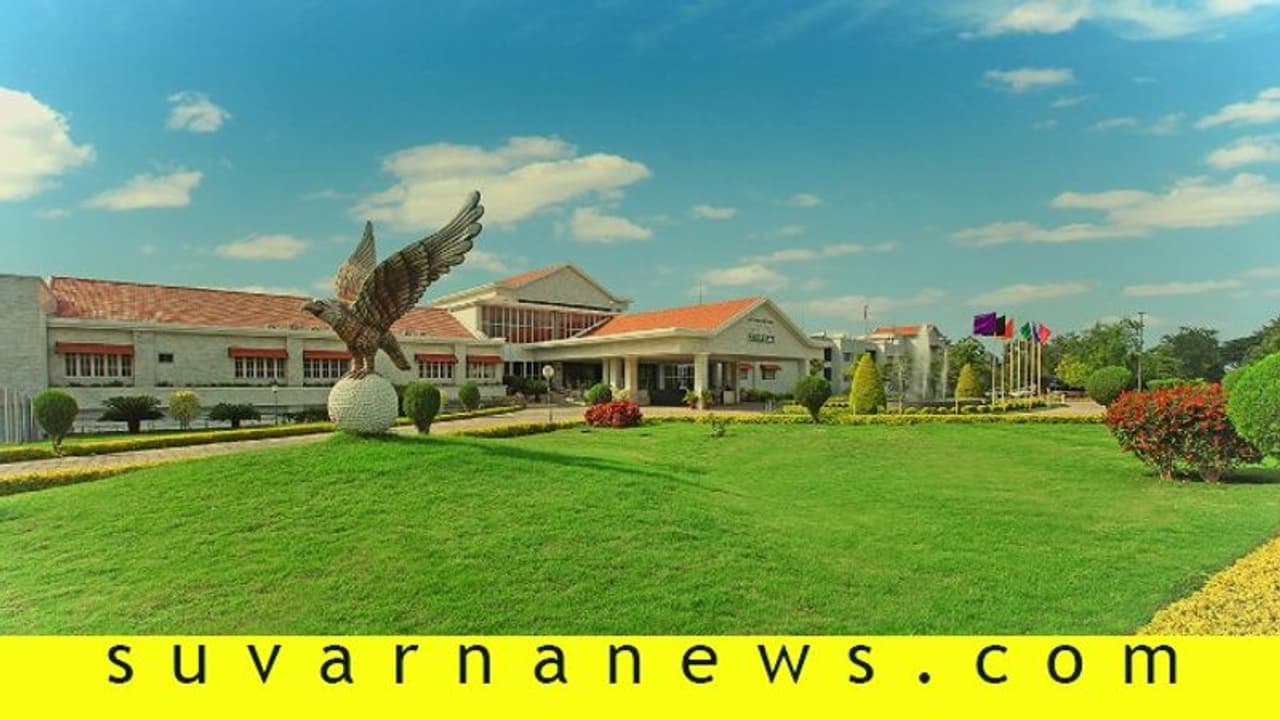 ಈಗಲ್ಟನ್ ರೆಸಾರ್ಟ್ಗೆ ಸದನ ಸಮಿತಿ ಭೇಟಿ; ಪರಿಶೀಲನೆ! ಈಗಲ್ಟನ್ ರೆಸಾರ್ಟ್ಗೆ ಸದನ ಸಮಿತಿ ಭೇಟಿ; ಪರಿಶೀಲನೆ!