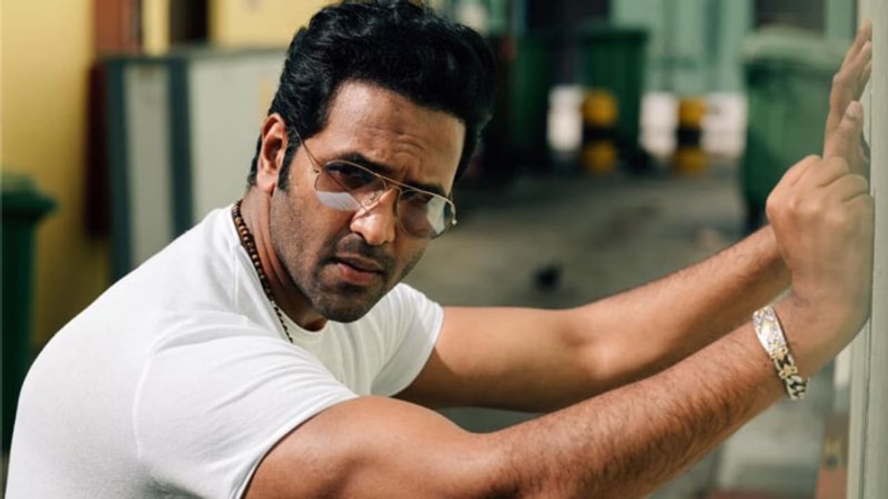 స్కాం చేయడానికి అమెరికా వెళ్లిన మంచు విష్ణు! స్కాం చేయడానికి అమెరికా వెళ్లిన మంచు విష్ణు!