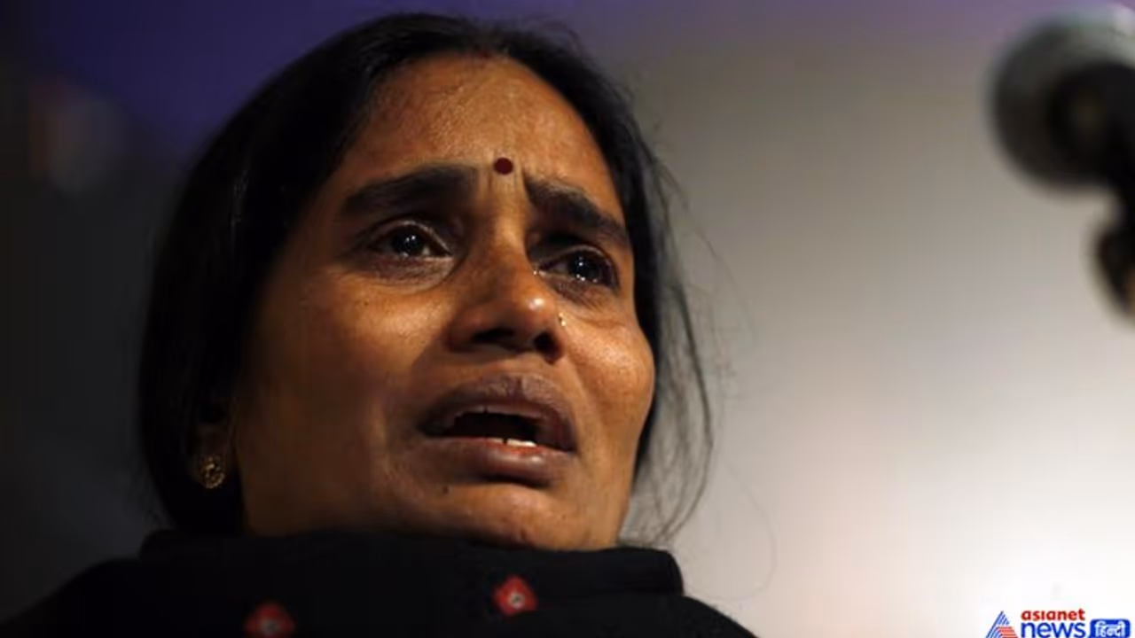 7 ವರ್ಷ ಸರಿದರೂ ಸಿಗದ ನ್ಯಾಯ: ಪ್ರತಿಭಟನೆಗೆ ಮುಂದಾದ ನಿರ್ಭಯಾ ತಾಯಿ! 7 ವರ್ಷ ಸರಿದರೂ ಸಿಗದ ನ್ಯಾಯ: ಪ್ರತಿಭಟನೆಗೆ ಮುಂದಾದ ನಿರ್ಭಯಾ ತಾಯಿ!