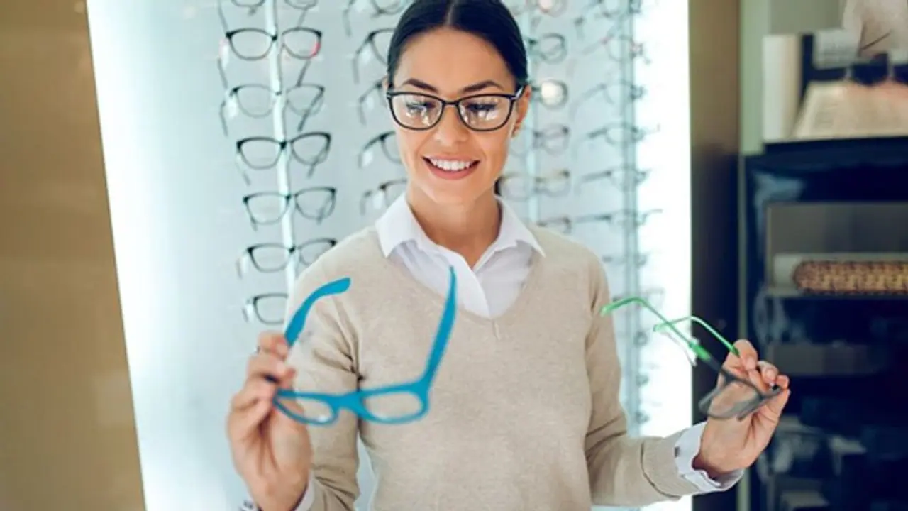 চোখে যত পাওয়ারই থাকুক, দরকার পড়বে না চশমার! প্রতিদিন করুন ছোট্ট এই কাজটি চোখে যত পাওয়ারই থাকুক, দরকার পড়বে না চশমার! প্রতিদিন করুন ছোট্ট এই কাজটি