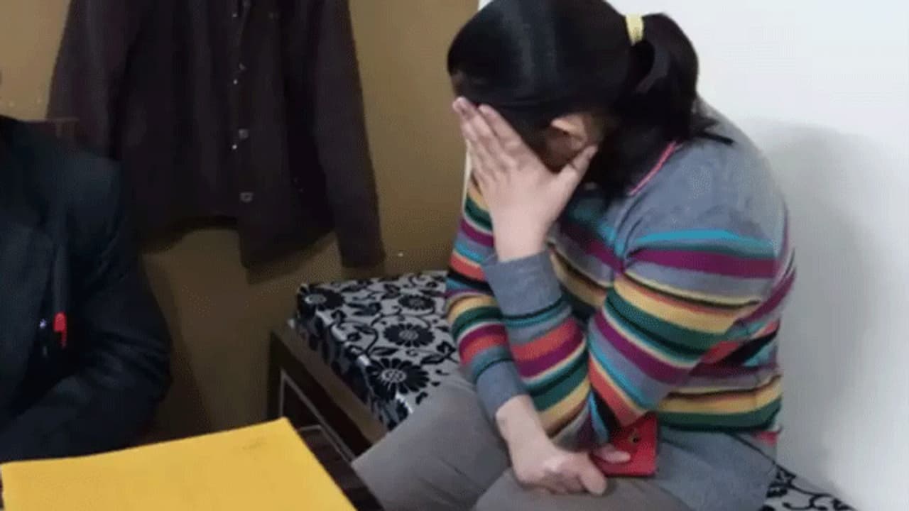 रात में 50 साल का प्रोफेसर इंजीनियर लड़की के पास जाकर बोला मैं आपको किस करना चाहत हूं...फिर... रात में 50 साल का प्रोफेसर इंजीनियर लड़की के पास जाकर बोला मैं आपको किस करना चाहत हूं...फिर...