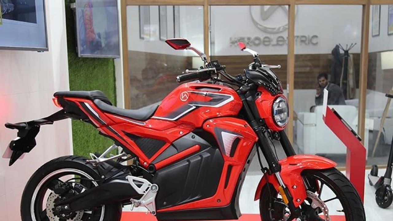 ಹೀರೋ AE 47 ಎಲೆಕ್ಟ್ರಿಕ್ ಬೈಕ್ ಅನಾವರಣ, 160KM ಮೈಲೇಜ್! ಹೀರೋ AE 47 ಎಲೆಕ್ಟ್ರಿಕ್ ಬೈಕ್ ಅನಾವರಣ, 160KM ಮೈಲೇಜ್!