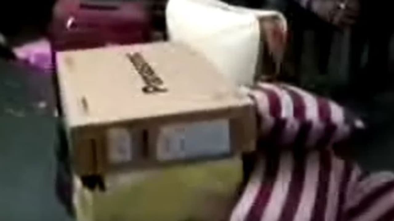 যৌতুক নিয়ে বিয়ের আসরে ধুন্ধুমার, সিঁদুরদানের পর শ্বশুরবাড়ি যেতে অস্বীকার পাত্রীর যৌতুক নিয়ে বিয়ের আসরে ধুন্ধুমার, সিঁদুরদানের পর শ্বশুরবাড়ি যেতে অস্বীকার পাত্রীর