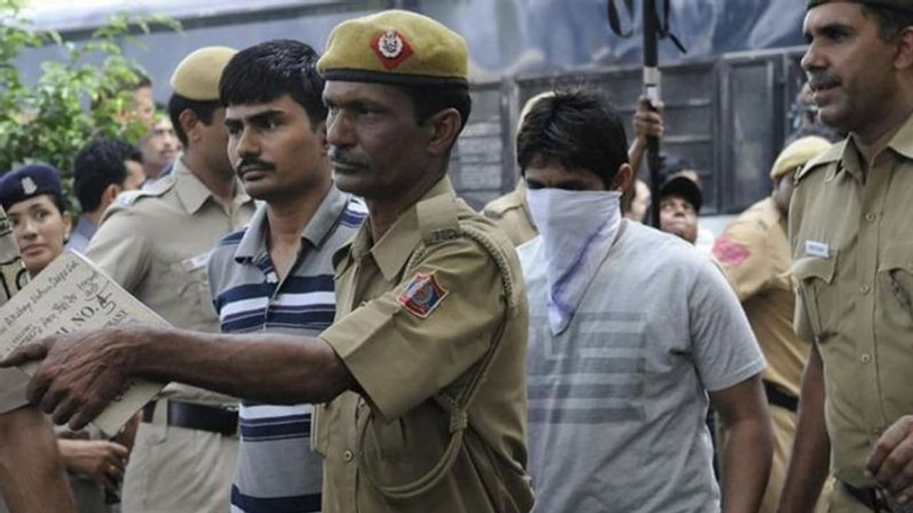 നിര്ഭയ കൂട്ടബലാത്സംഗക്കേസ്: അക്ഷയ് താക്കൂറിന്റെ ദയാഹർജിയും രാഷ്ട്രപതി തള്ളി നിര്ഭയ കൂട്ടബലാത്സംഗക്കേസ്: അക്ഷയ് താക്കൂറിന്റെ ദയാഹർജിയും രാഷ്ട്രപതി തള്ളി