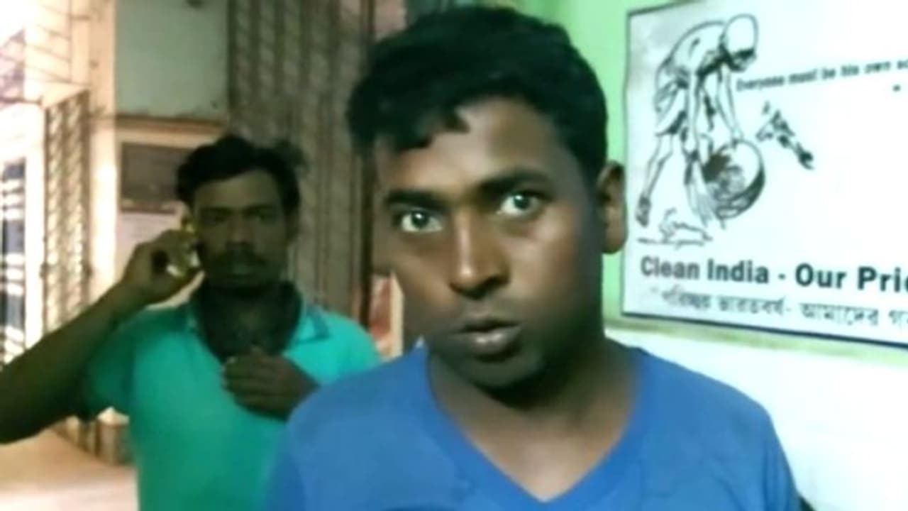 বিদ্যুতের টাওয়ার থেকে নীচে, ঘটনাস্থলেই মৃত দুই শ্রমিক বিদ্যুতের টাওয়ার থেকে নীচে, ঘটনাস্থলেই মৃত দুই শ্রমিক