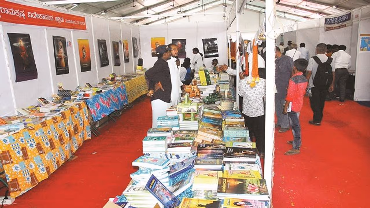 ನುಡಿ ಜಾತ್ರೆ: ಪುಸ್ತಕ ಮಾರಾಟ ಸ್ವಲ್ಪ ಸಿಹಿ, ಸ್ವಲ್ಪ ಕಹಿ ನುಡಿ ಜಾತ್ರೆ: ಪುಸ್ತಕ ಮಾರಾಟ ಸ್ವಲ್ಪ ಸಿಹಿ, ಸ್ವಲ್ಪ ಕಹಿ