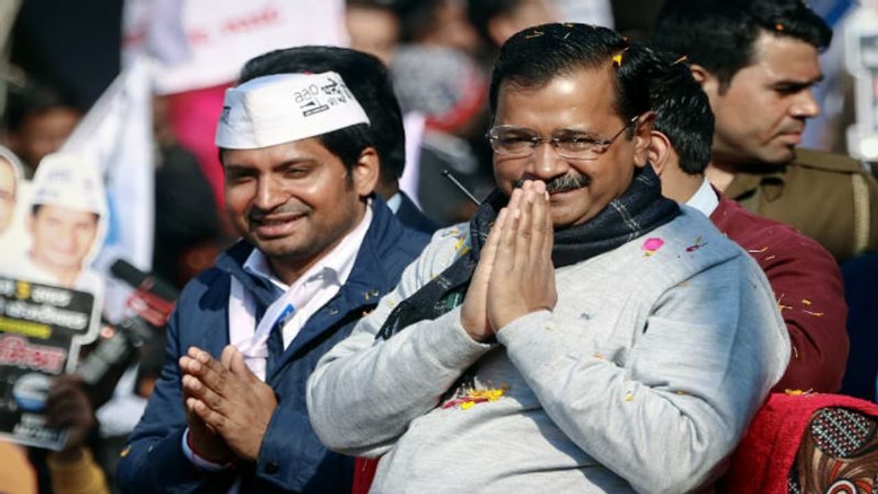 ৫ বছরে কেজরির সম্পত্তি বেড়েছে ১.৩ কোটি, যদিও গাড়ি নেই দিল্লির কোটিপতি মুখ্যমন্ত্রীর ৫ বছরে কেজরির সম্পত্তি বেড়েছে ১.৩ কোটি, যদিও গাড়ি নেই দিল্লির কোটিপতি মুখ্যমন্ত্রীর