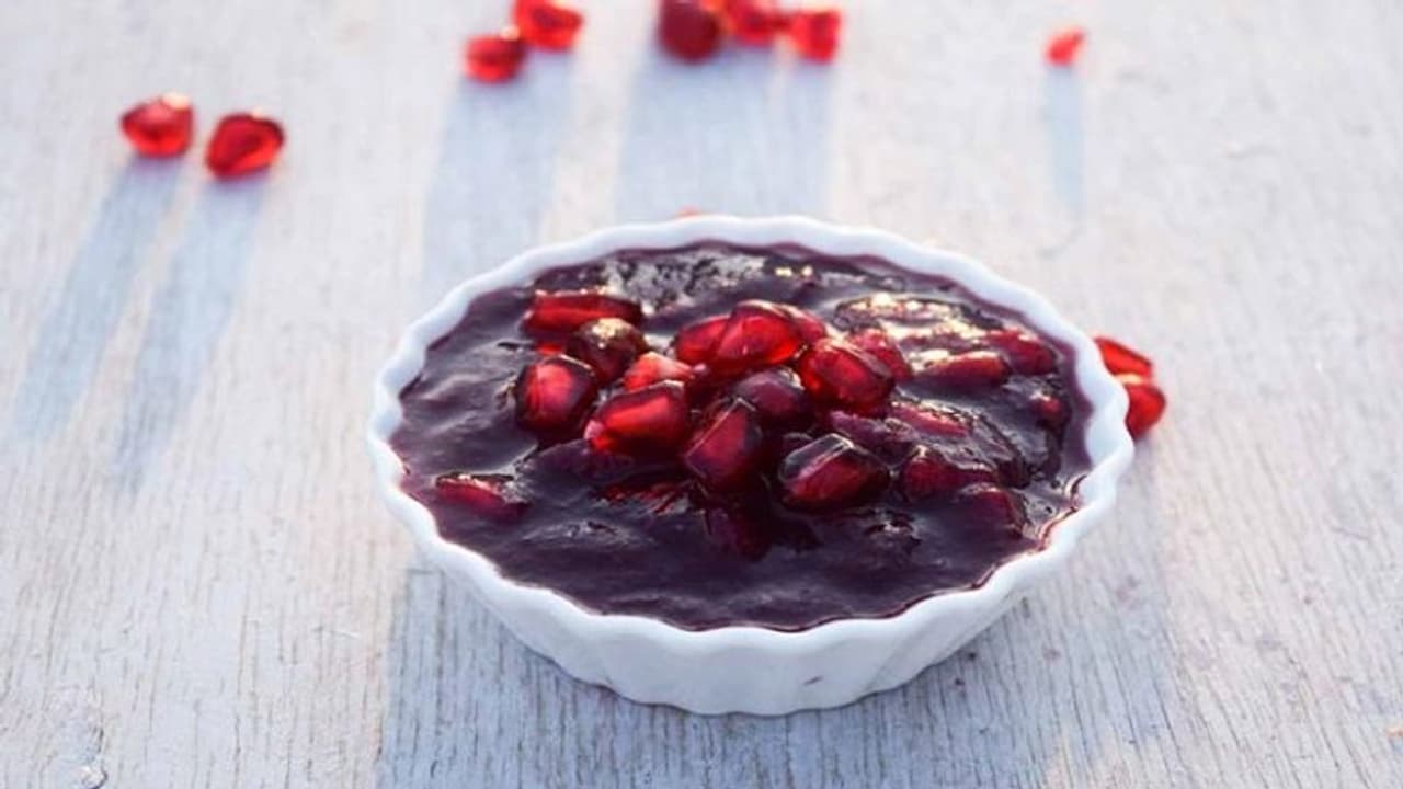 अनार दाने की चटनी का जायका होता है सबसे अलग, बनाना है बेहद आसान अनार दाने की चटनी का जायका होता है सबसे अलग, बनाना है बेहद आसान