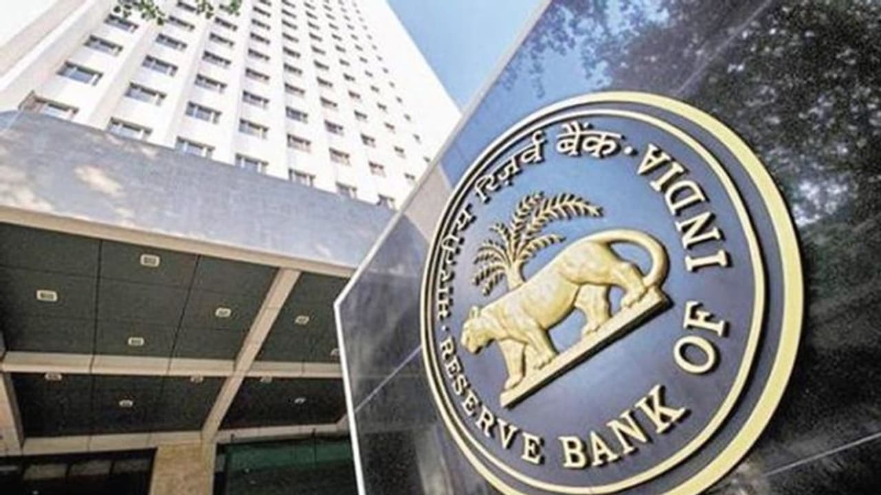 நாட்டில் உணவு பொருட்கள் போதுமான அளவு கையிருப்பில் உள்ளது..!! 4.36 லட்சம் கோடி பணம் உள்ளது : ரிசர்வ் வங்கி நாட்டில் உணவு பொருட்கள் போதுமான அளவு கையிருப்பில் உள்ளது..!! 4.36 லட்சம் கோடி பணம் உள்ளது : ரிசர்வ் வங்கி