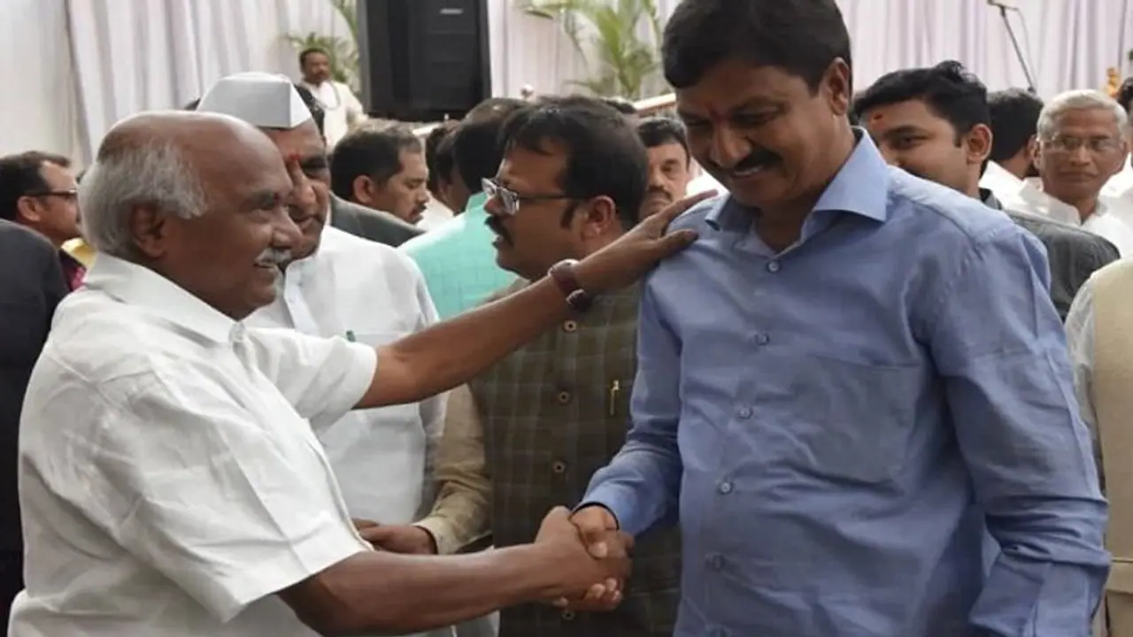 ದಿಲ್ಲಿಯಿಂದಲೇ ಹೈಕಮಾಂಡ್ ಭರ್ಚಿ: ಸಾಹುಕಾರನಿಂದ ದೂರ ಆಯ್ತು ಕನಸಿನ ಕುರ್ಚಿ ದಿಲ್ಲಿಯಿಂದಲೇ ಹೈಕಮಾಂಡ್ ಭರ್ಚಿ: ಸಾಹುಕಾರನಿಂದ ದೂರ ಆಯ್ತು ಕನಸಿನ ಕುರ್ಚಿ