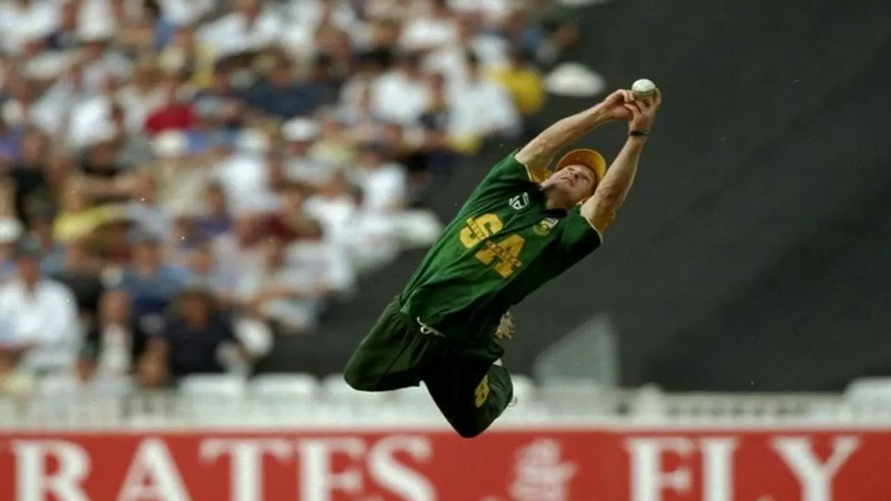 గంగలో జాంటీ రోడ్స్ మునక... ట్విట్టర్లో హర్భజన్ కోరిక గంగలో జాంటీ రోడ్స్ మునక... ట్విట్టర్లో హర్భజన్ కోరిక